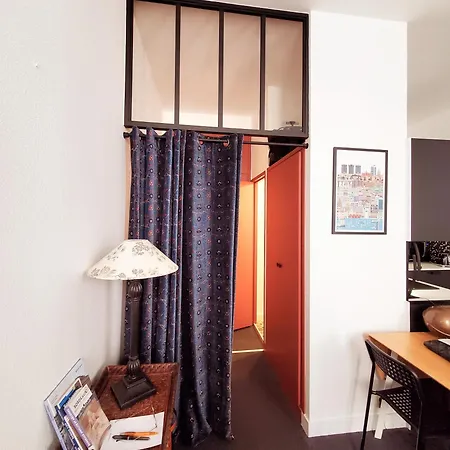 Ravissant Entierement Renove T2, Proche De La Rue Saint Catherine