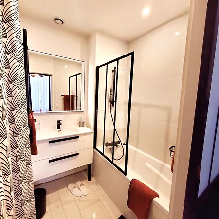 Ravissant Entierement Renove T2, Proche De La Rue Saint Catherine