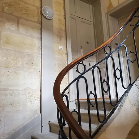 Ravissant Entierement Renove T2, Proche De La Rue Saint Catherine